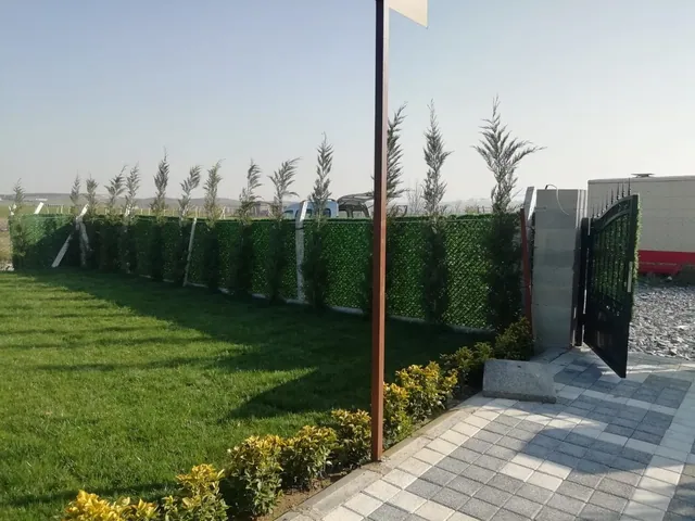Çim, bitkilendirme ve yürüyüş yolu düzenlemesi